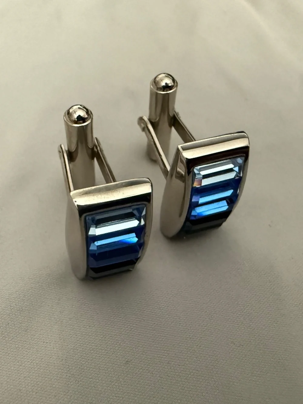 1 Pair of Cufflinks Bachrach Blue Gradient Crystal Rectangular Shape
